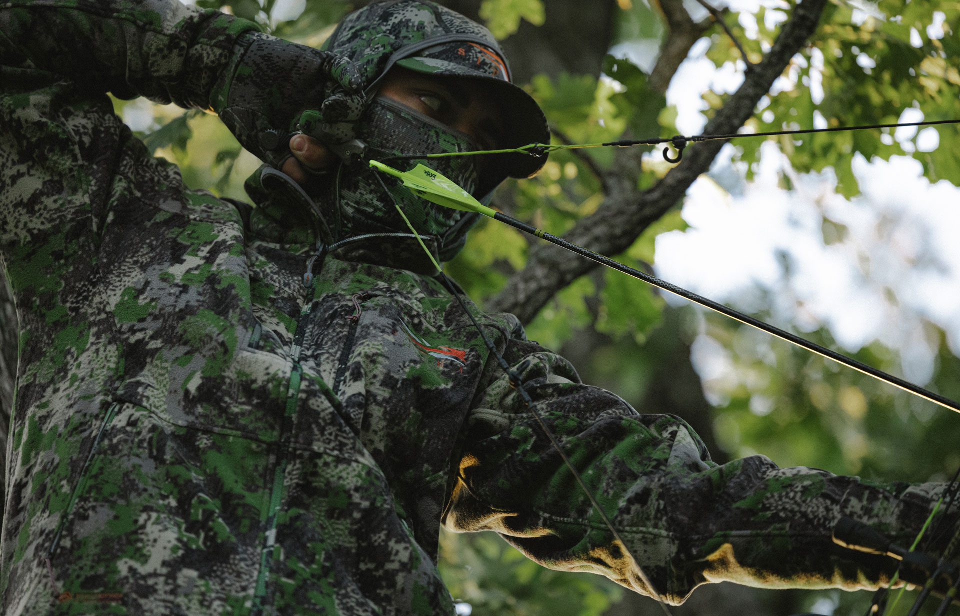 Bowhunter wearing optifade camo